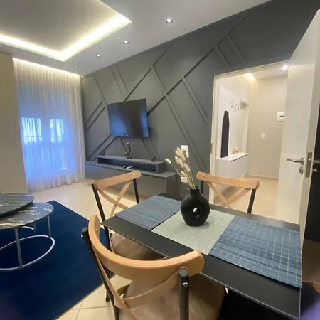 아파트 Guesthouse Apartments *